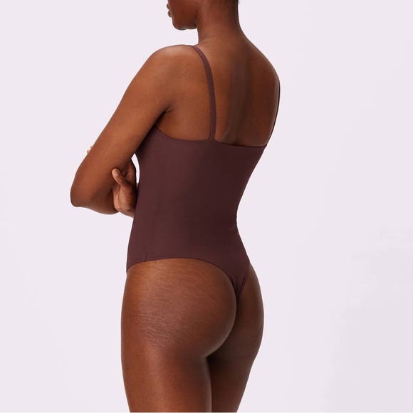 PARADE Silky Mesh Layering Triangle Bodysuit - Picture 3 of 4